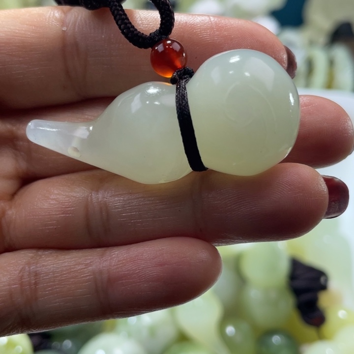 岫玉未镶嵌吊坠吊坠