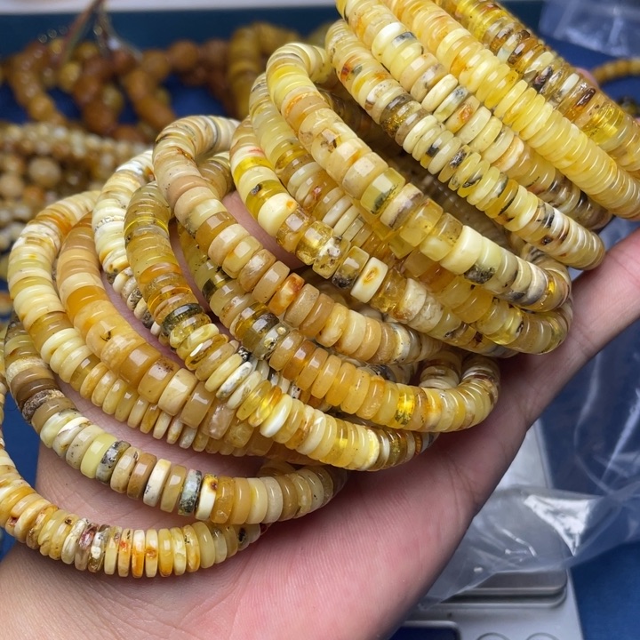 未镶嵌琥珀珠宝奇石