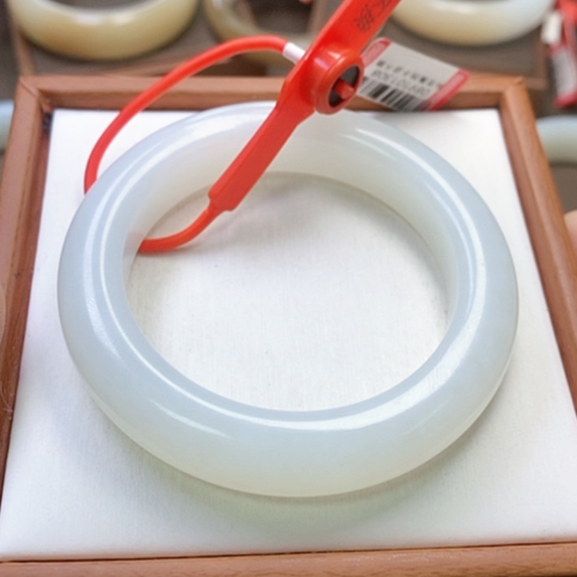 【闪购商品】未镶嵌手镯和田玉上***?