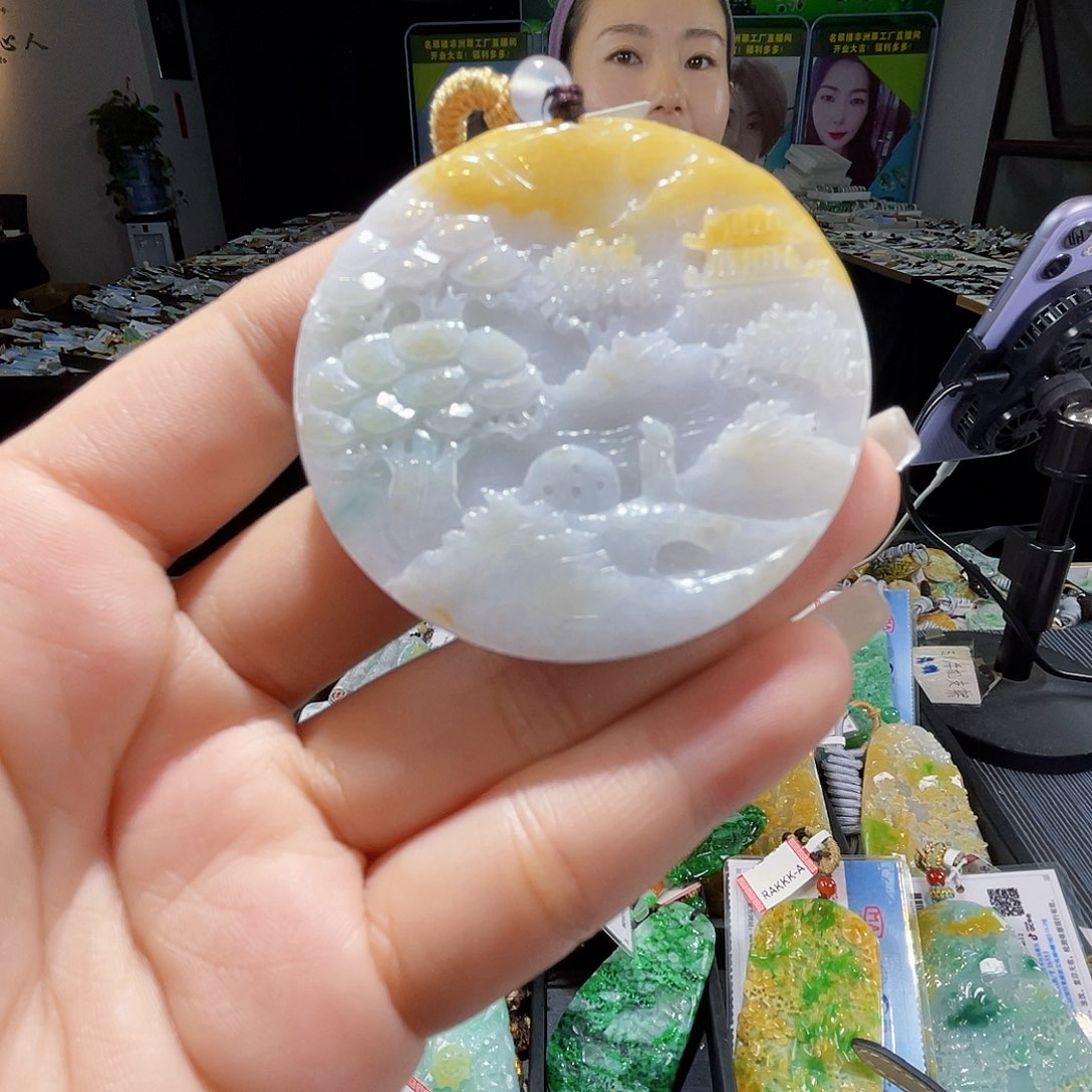 颈饰未镶嵌翡翠一