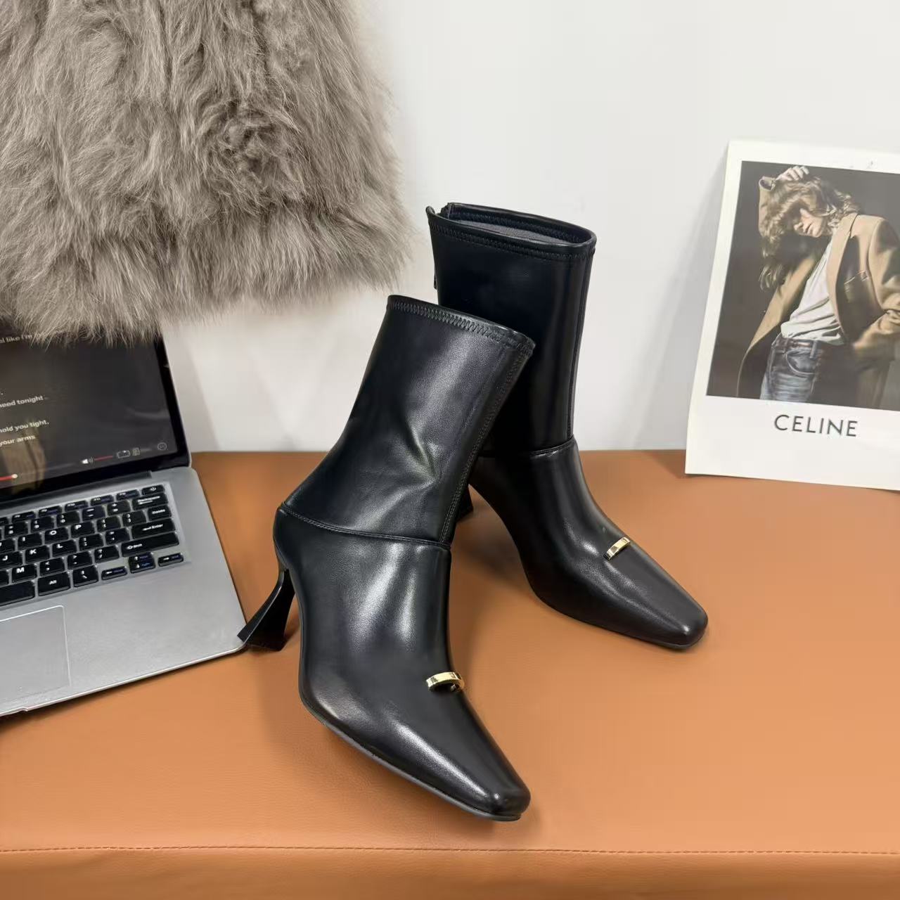 001-200秋冬季新款女靴1.0