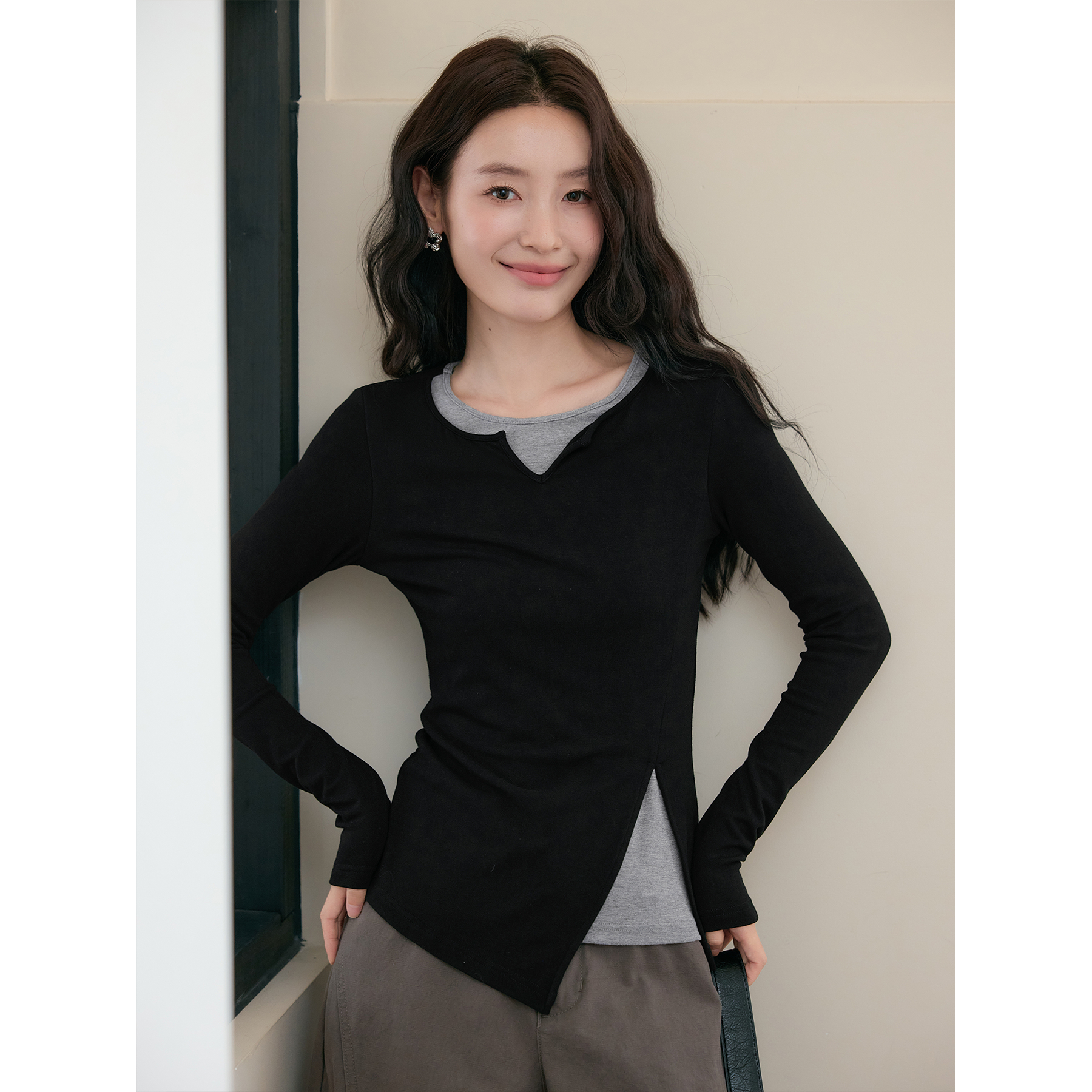 爱蔷薇大码假两件长袖t恤女新款不规则秋冬抓毛内里打底衫GT79411