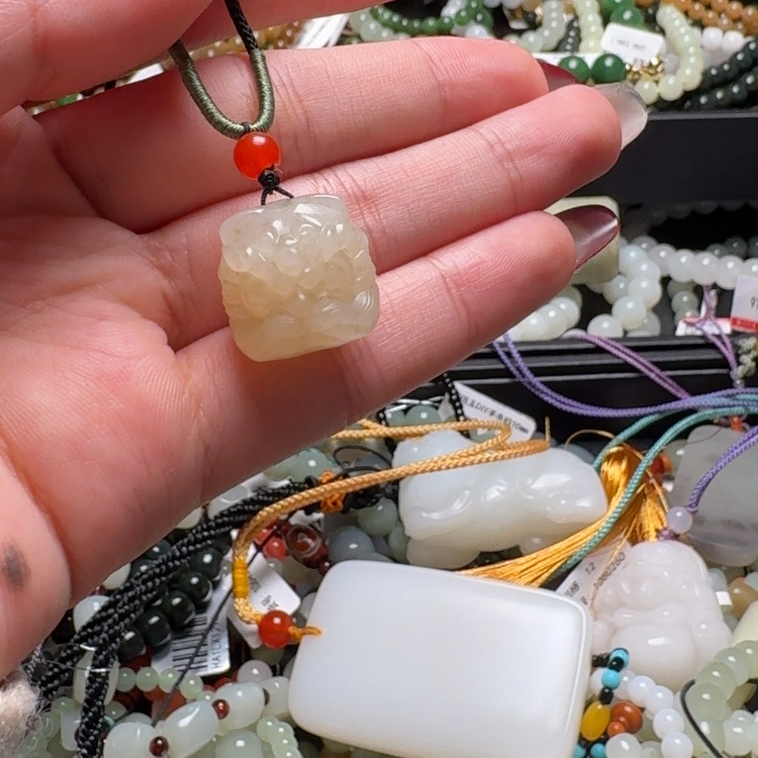 和田玉（糖玉）挂件未镶嵌