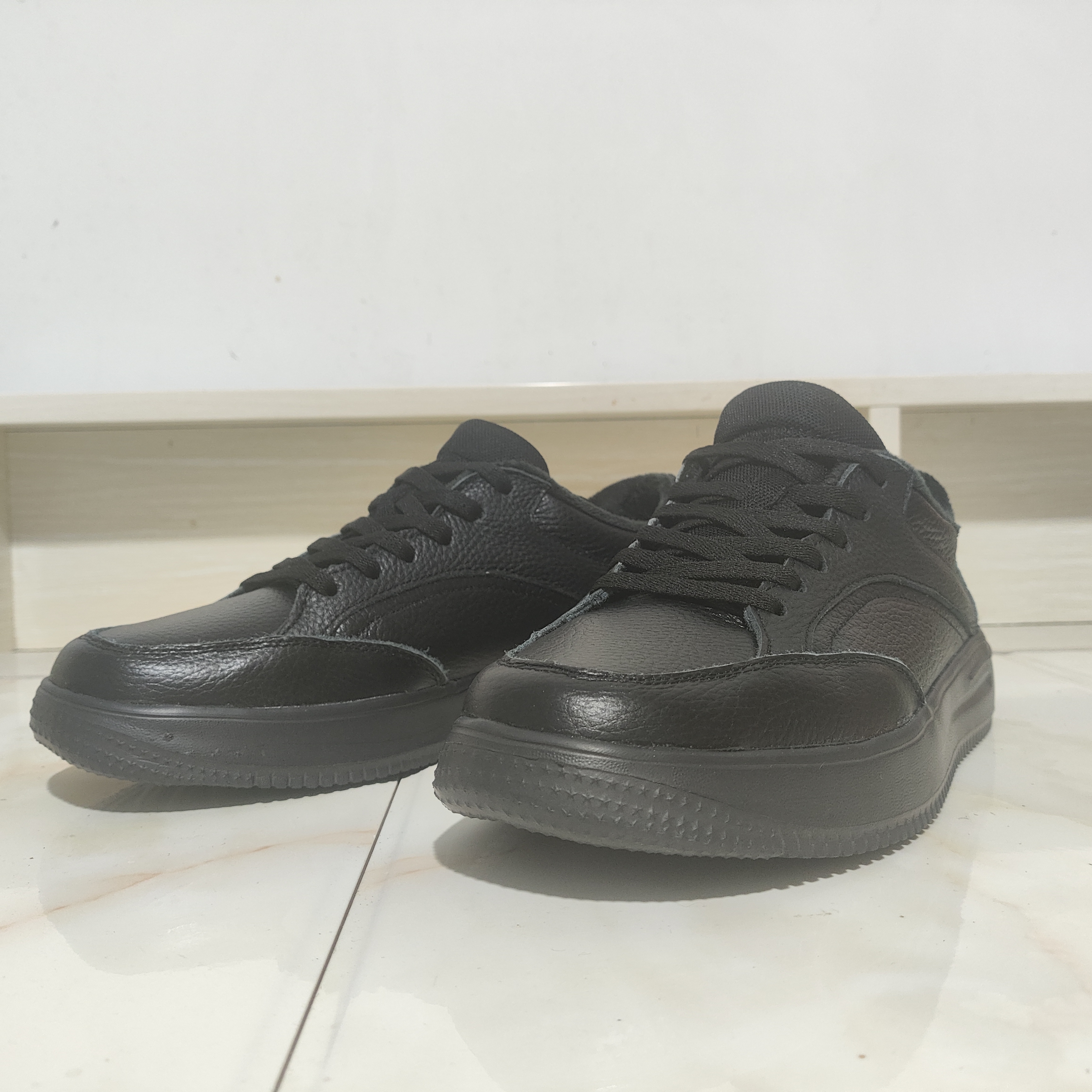 头层牛皮冬季男鞋低帮真皮休闲板鞋百搭时尚平底舒适休闲鞋607