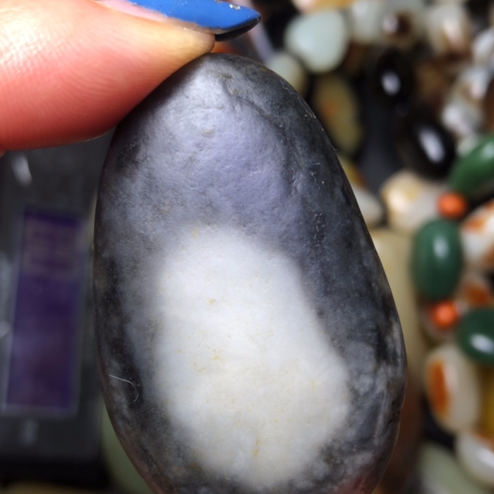 和田玉（翠青玉）未镶嵌珠宝奇石