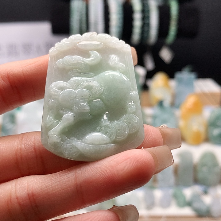 吊坠(不含链)未镶嵌翡翠