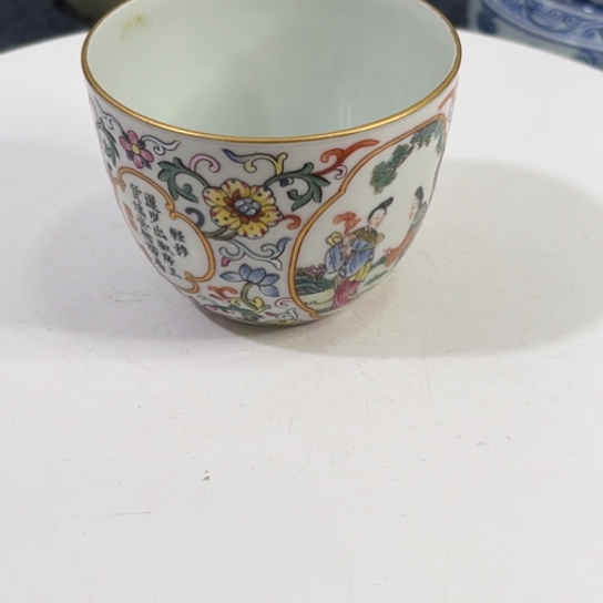 L***C瓶子一个粉彩人物故事主人杯