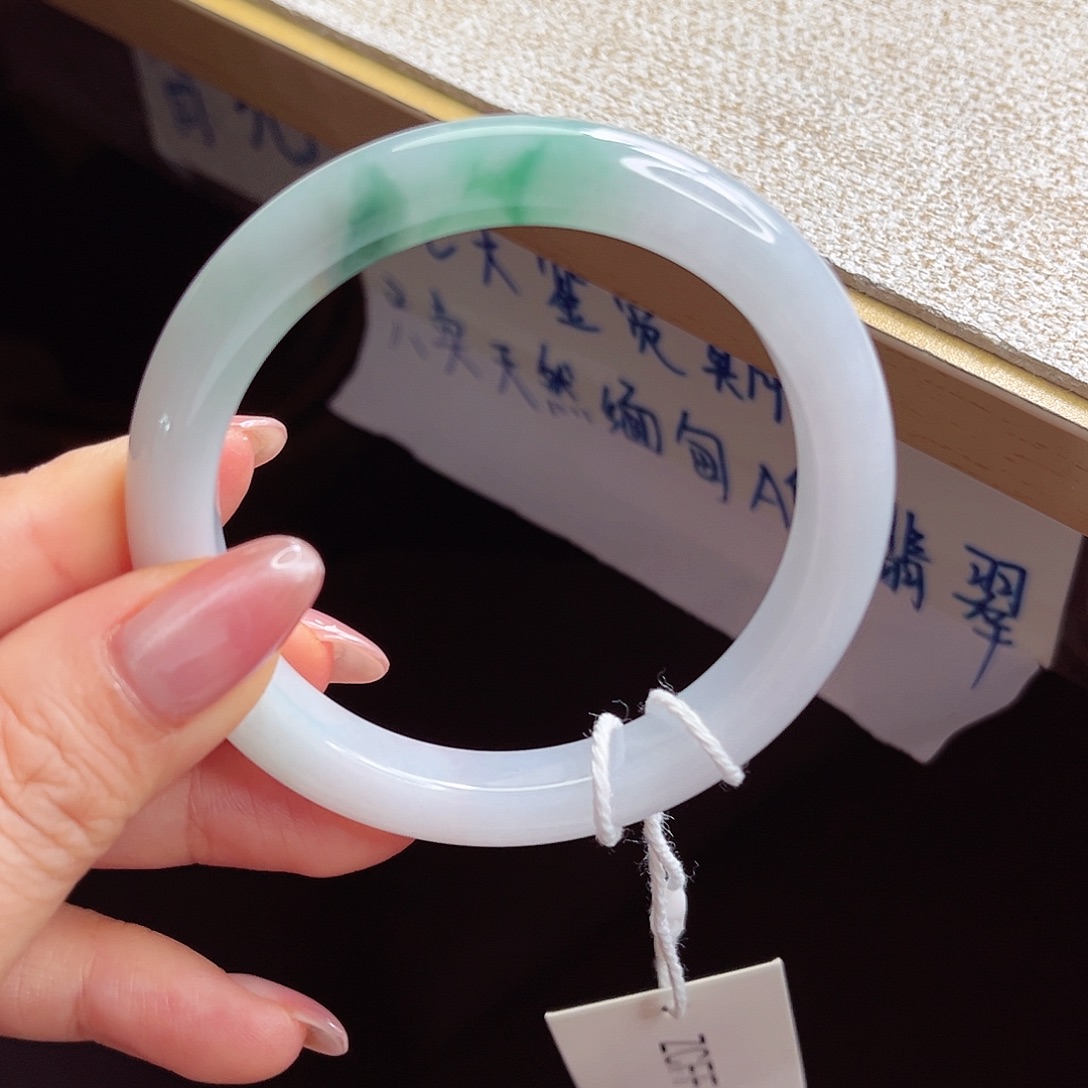 翡翠未镶嵌手镯手镯