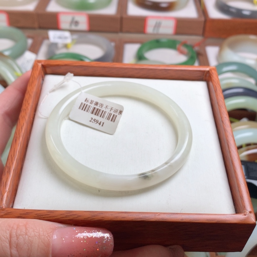 【闪购商品】和田玉手镯未镶嵌55.6