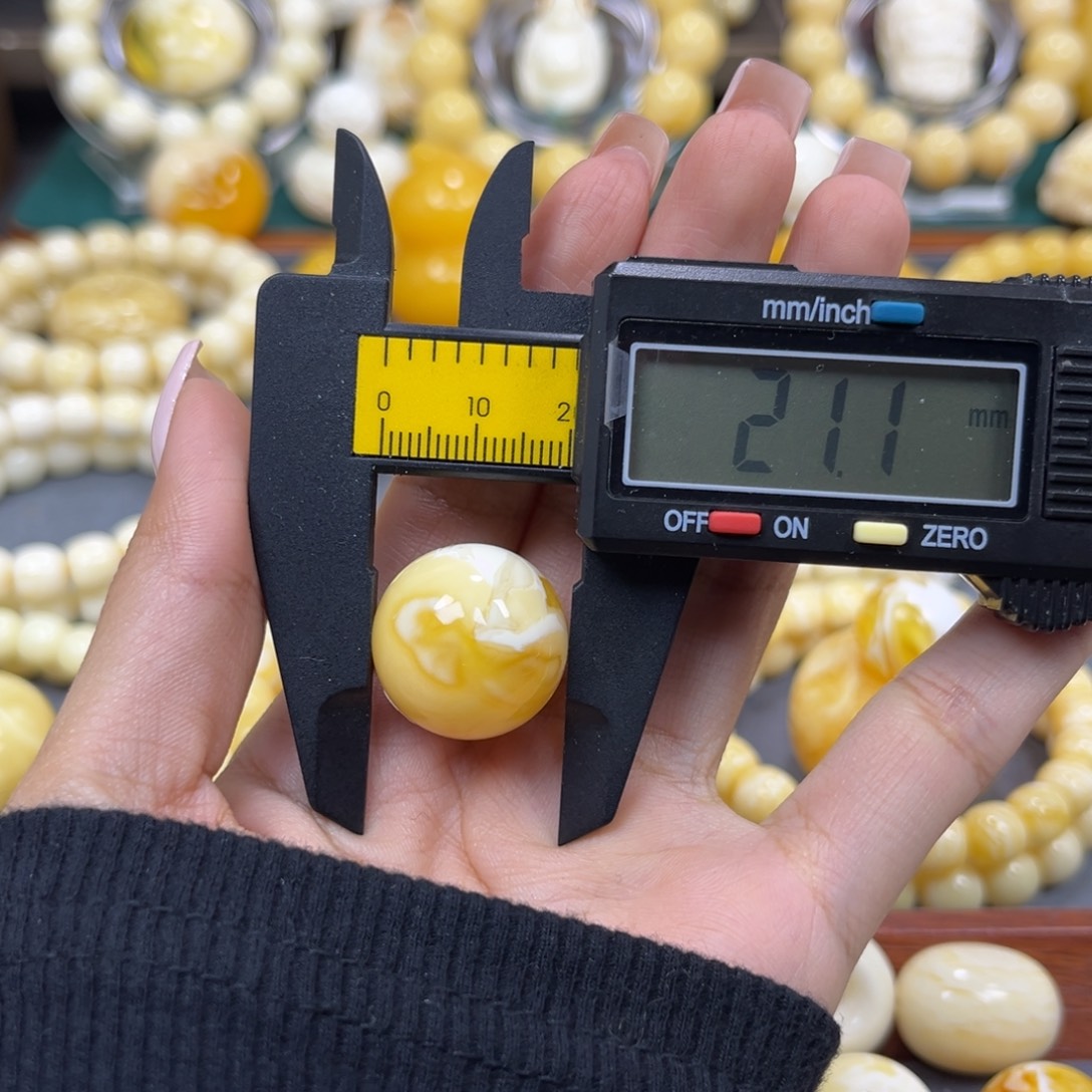 琥珀未镶嵌手串……