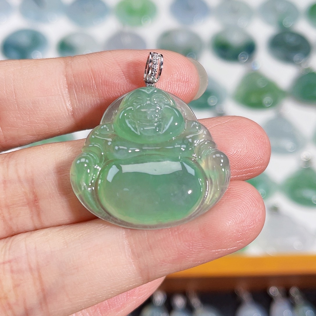 颈饰18K金镶嵌翡翠吊坠