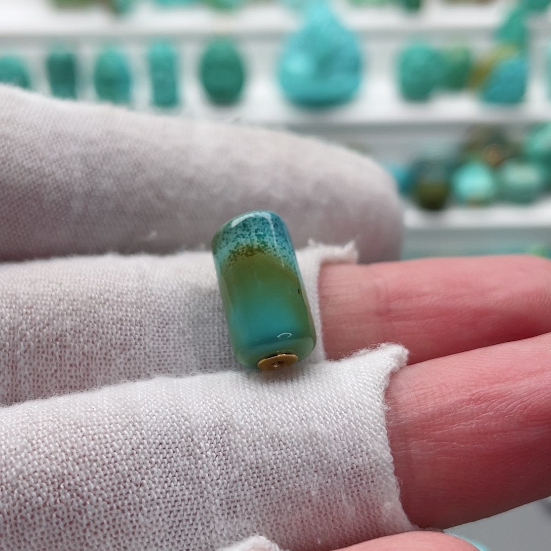 绿松石颈饰未镶嵌