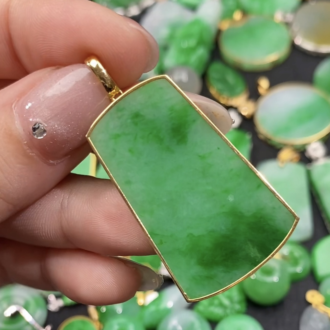 缅甸翡翠A货18k金镶嵌无事牌