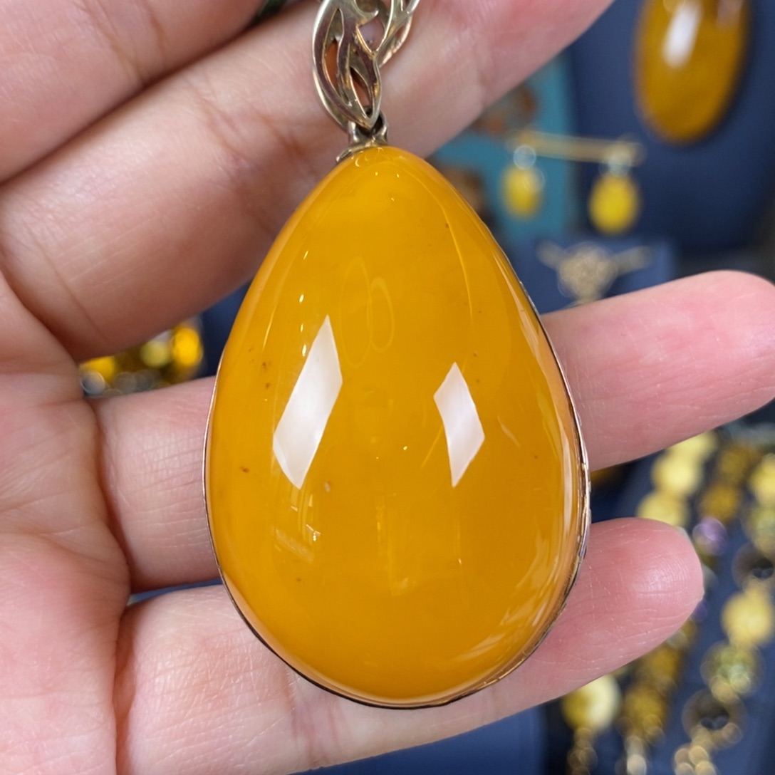 蜜蜡颈饰银S925镀金镶嵌