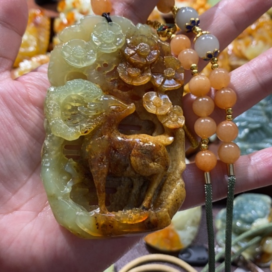 蛇纹石玉未镶嵌颈饰