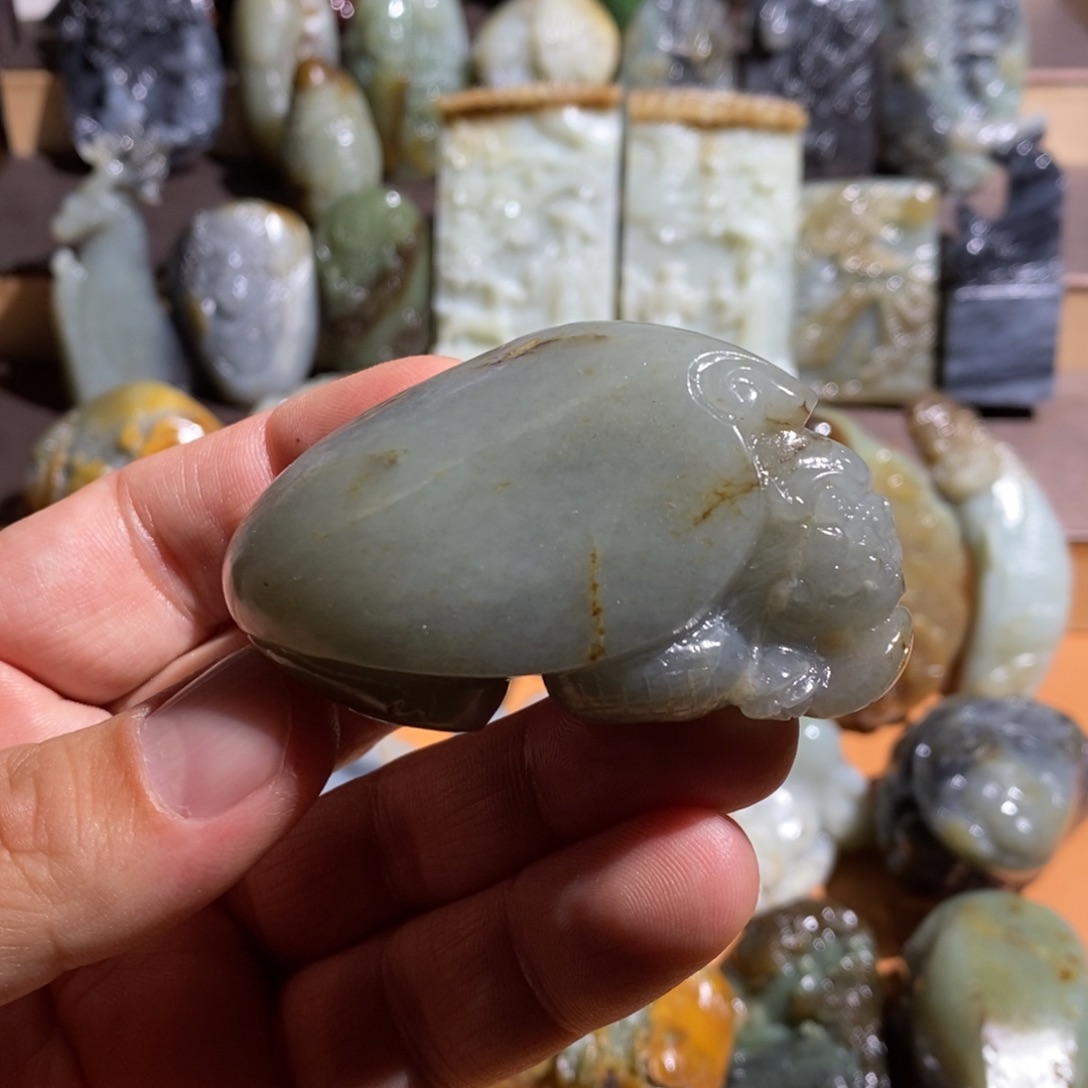 和田玉未镶嵌把件艾*