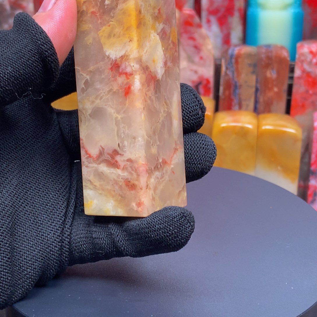 昌化石黄花冻鸡血石印章