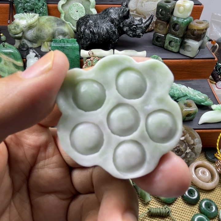 独山玉未镶嵌珠宝半成品