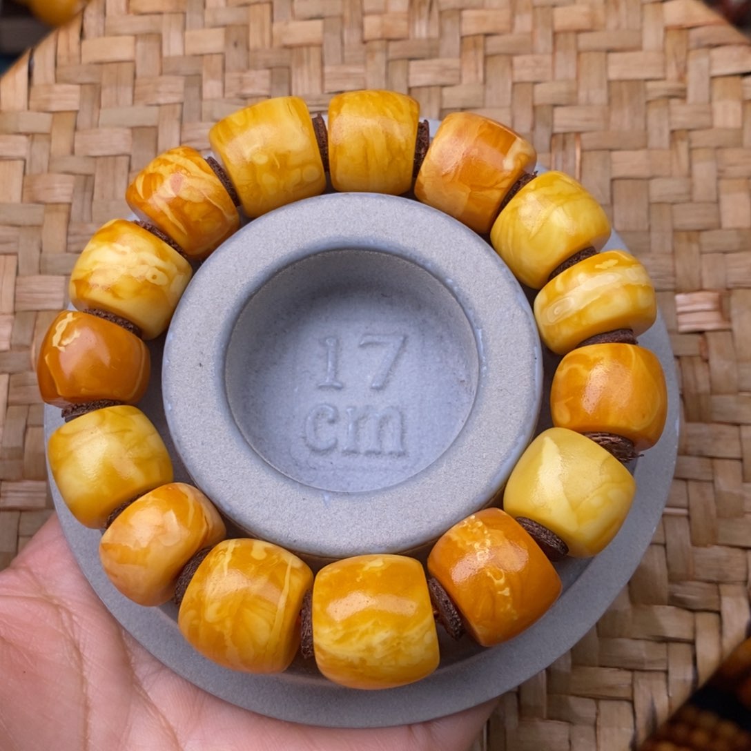 蜜蜡裸石未镶嵌蜜蜡