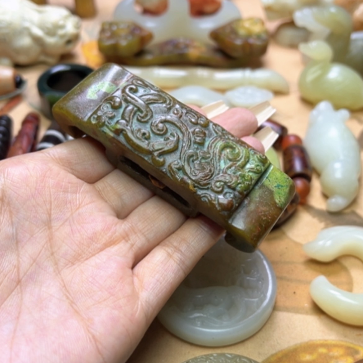 【闪购商品】蛇纹石玉颈饰未镶嵌
