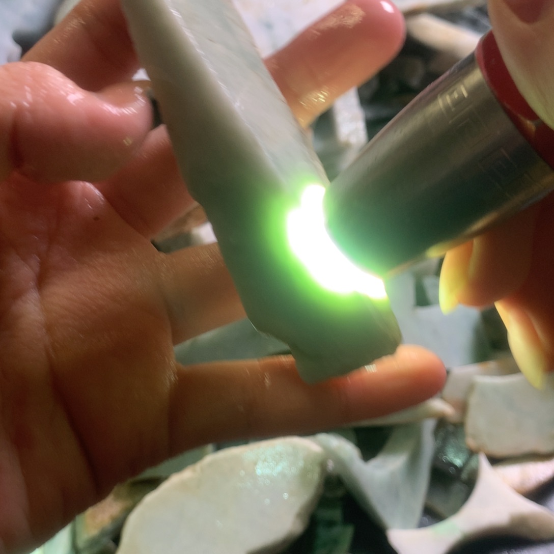 翡翠颈饰未镶嵌缅甸翡翠