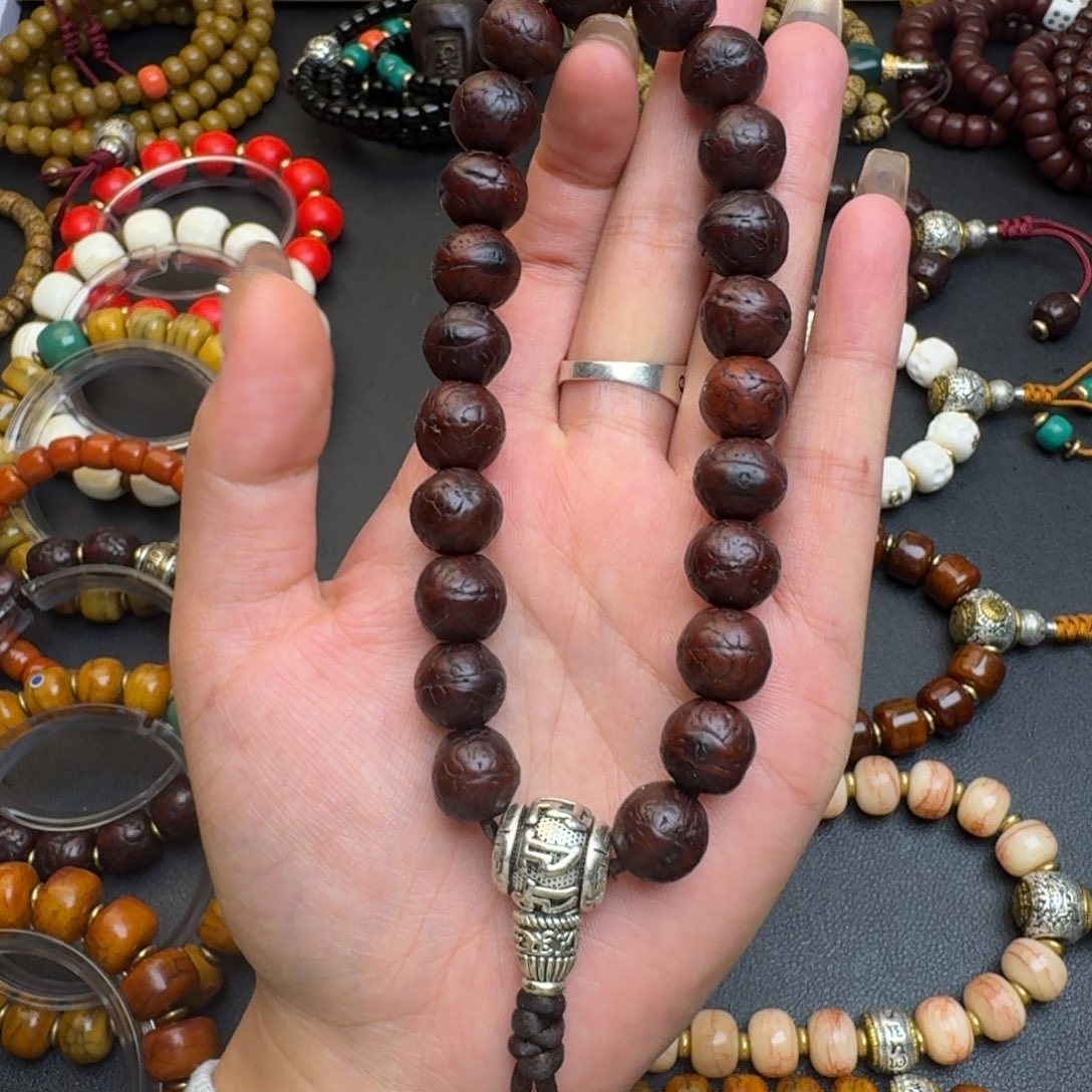 稳***滴泥塑……………………………………