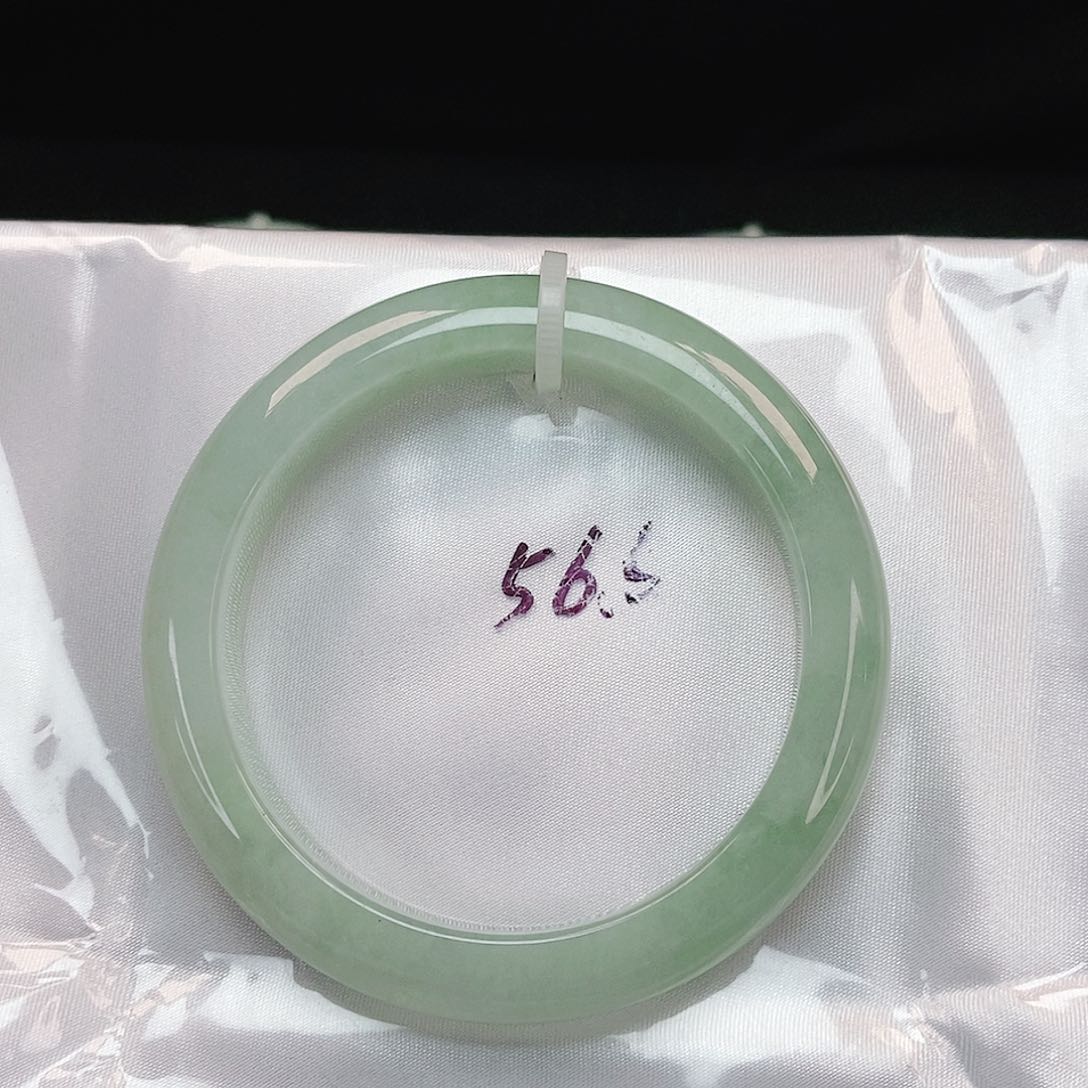 翡翠手镯未镶嵌正圈