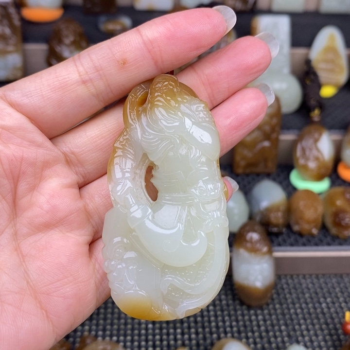 和田玉未镶嵌颈饰