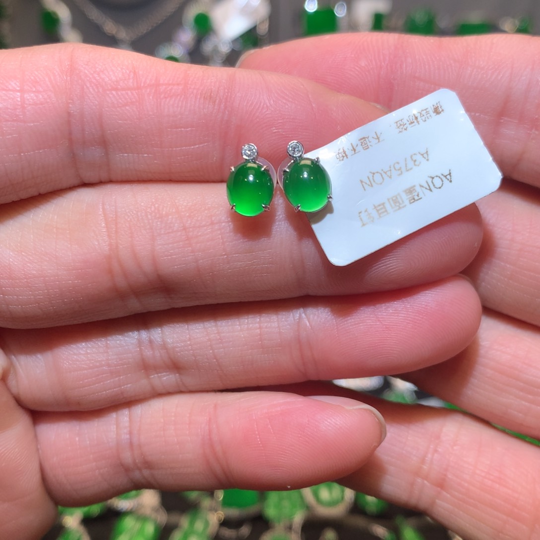 翡翠耳钉18K金镶嵌天然翡翠