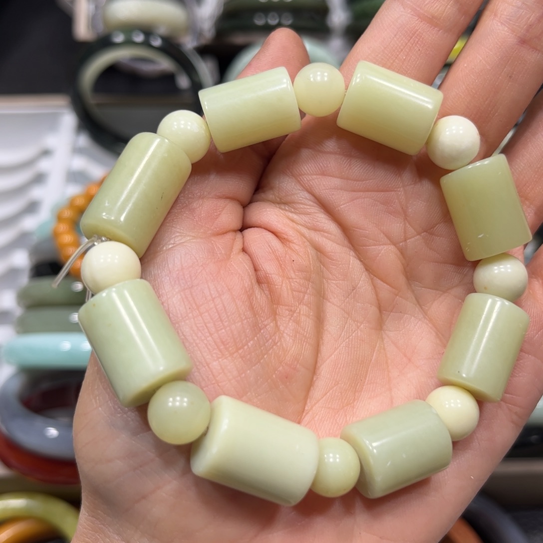 未镶嵌蛇纹石玉手链