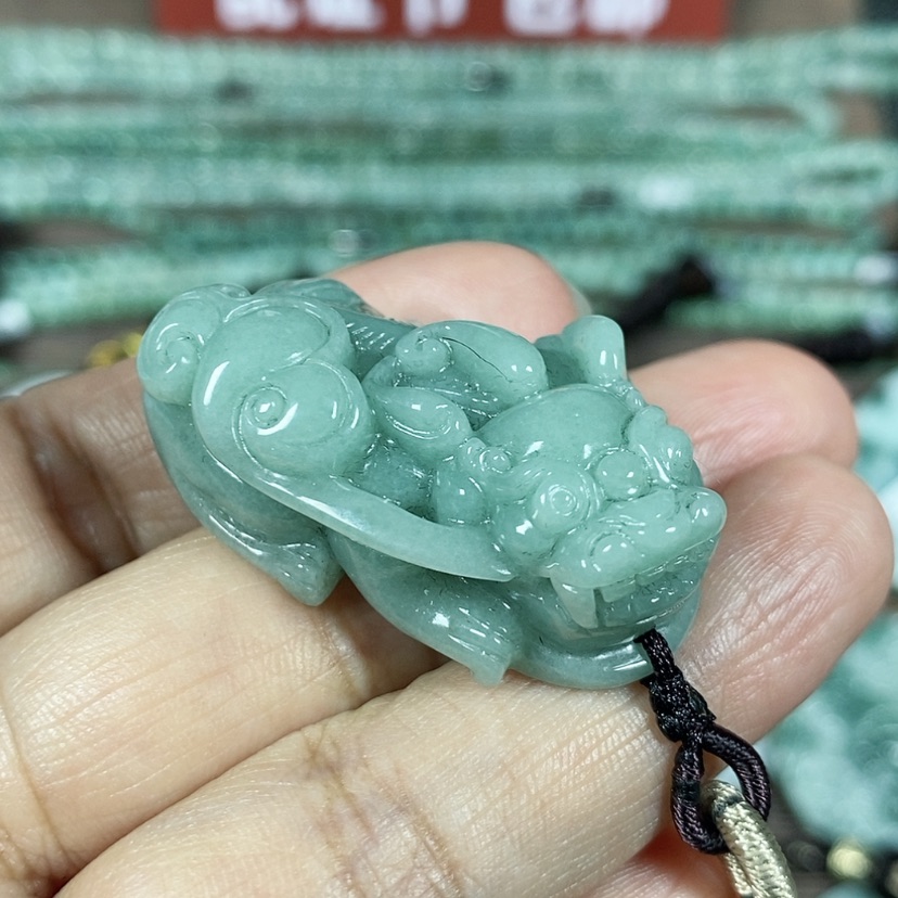 【闪购商品】翡翠颈饰未镶嵌玉吊坠翡翠玉如意貔貅吊坠