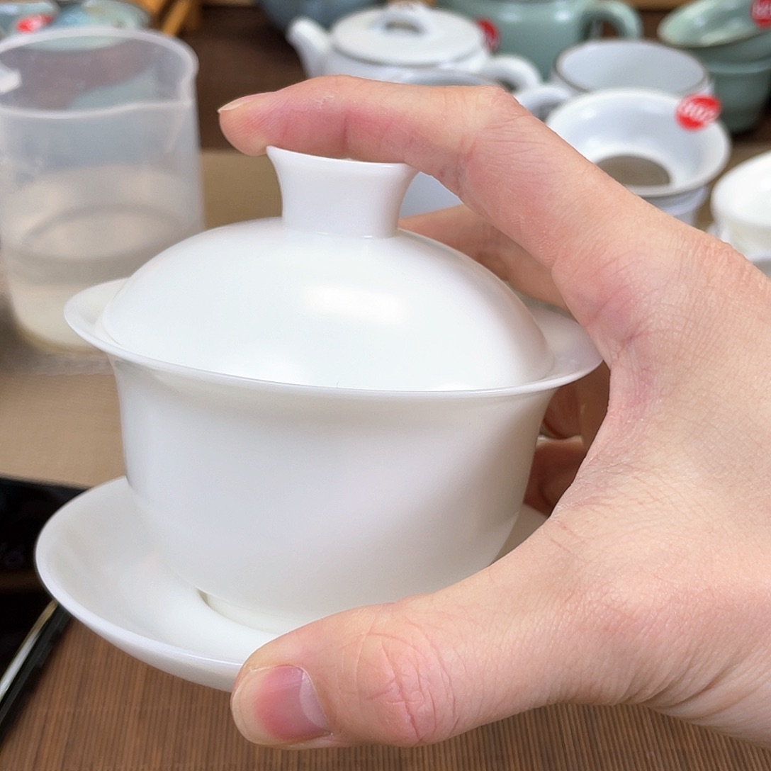 瓷片。。。。。。。。。。。。。