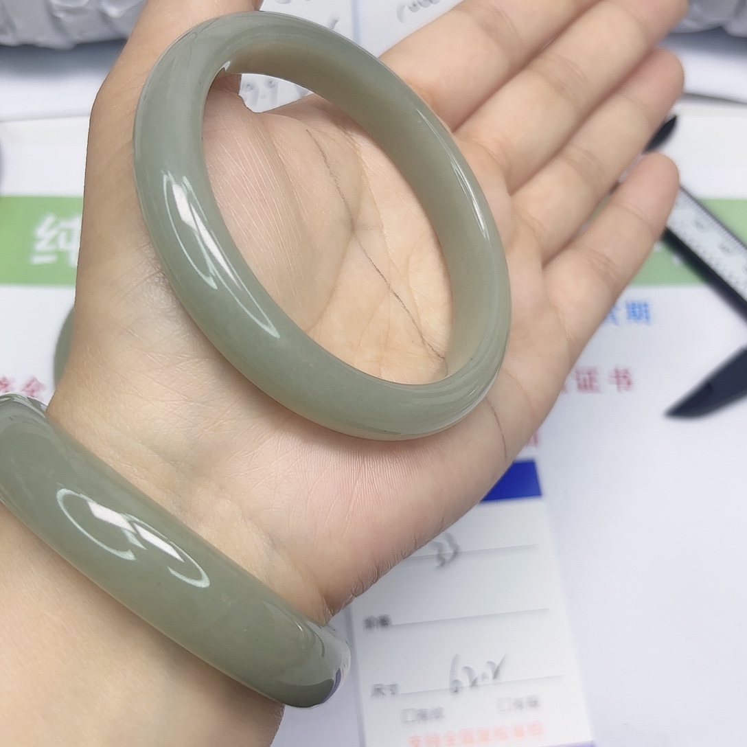 石英质玉未镶嵌手镯33/62