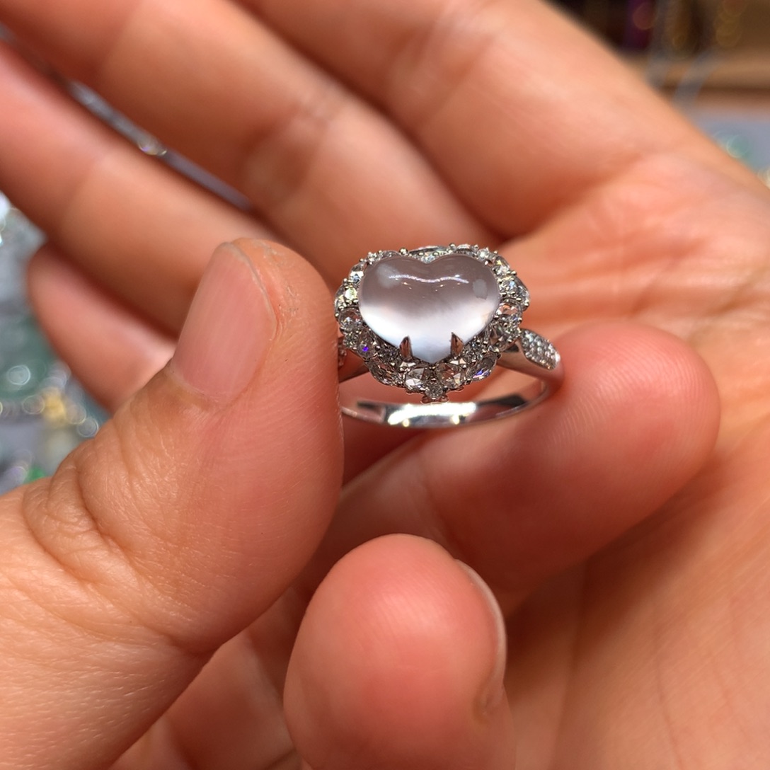 翡翠18K金镶嵌戒指卷*卷戒指