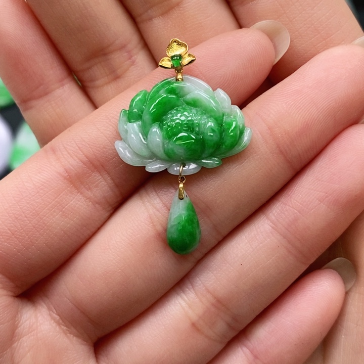 翡翠未镶嵌颈饰吊坠