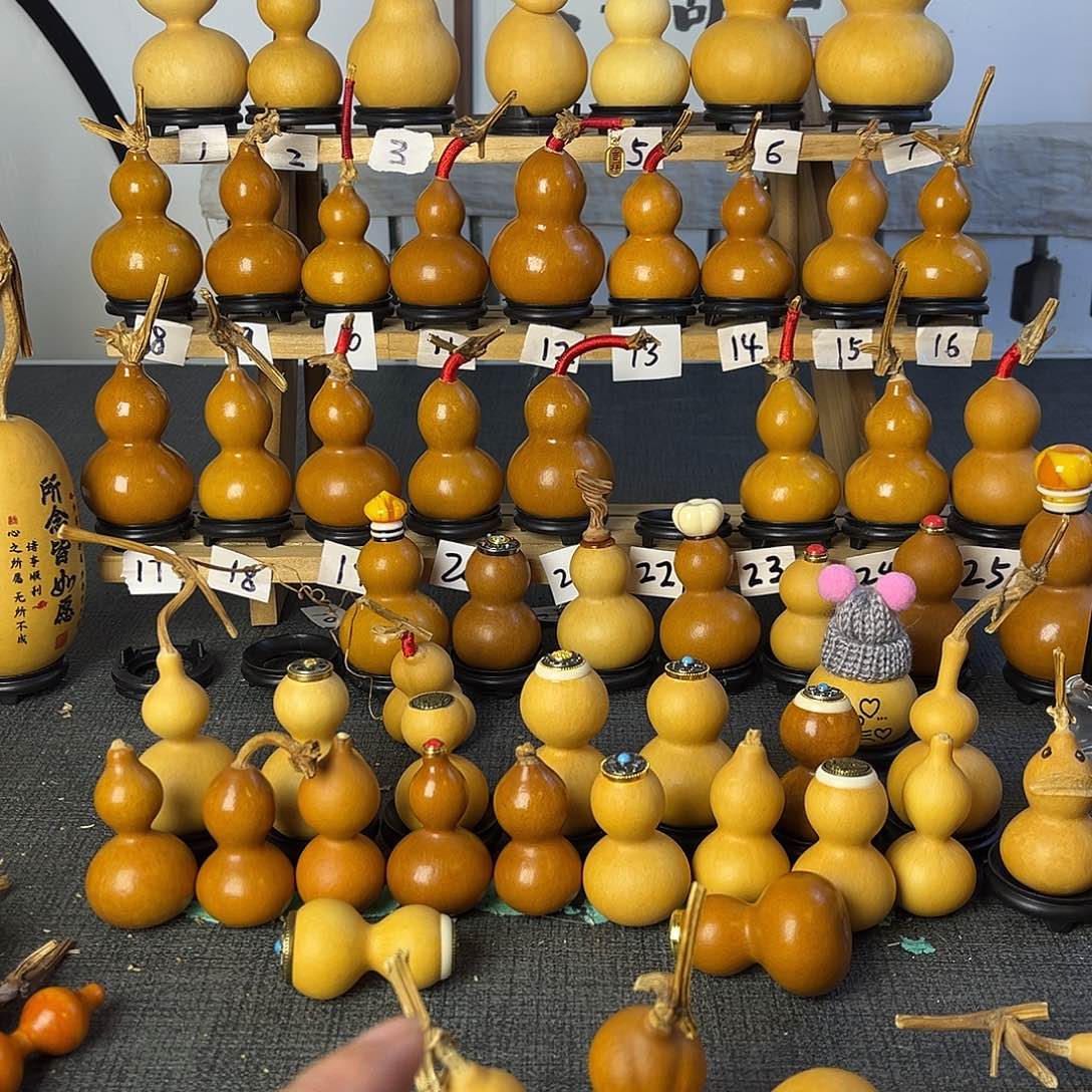 丰****城葫芦花为一大朵玫瑰