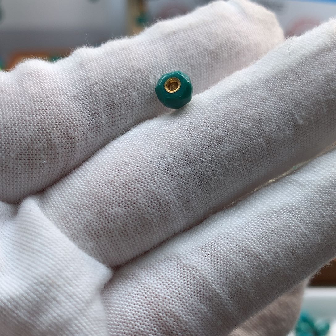 绿松石配饰未镶嵌