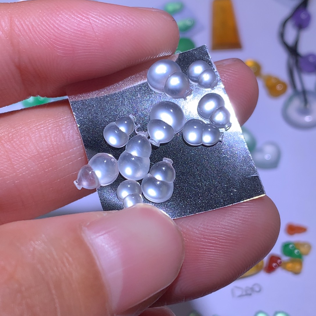 翡翠散珠大7.1小4.7 玻璃葫芦一首