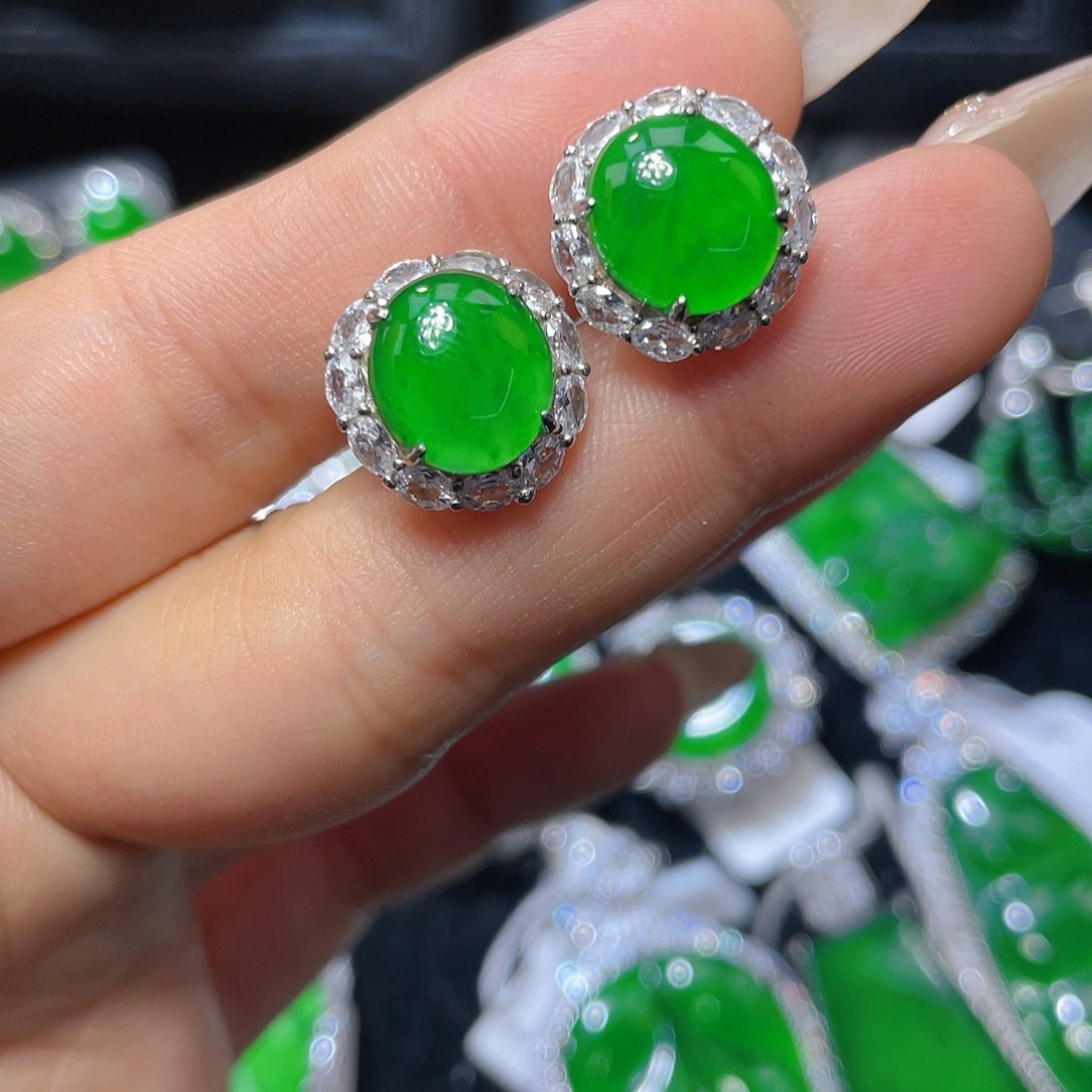 翡翠颈饰银S925镶嵌翡翠