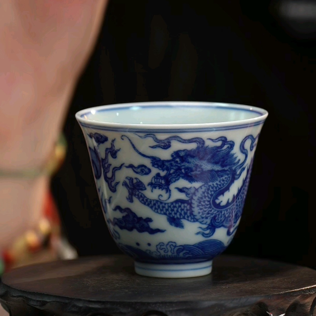 青花云龙戏珠纹杯