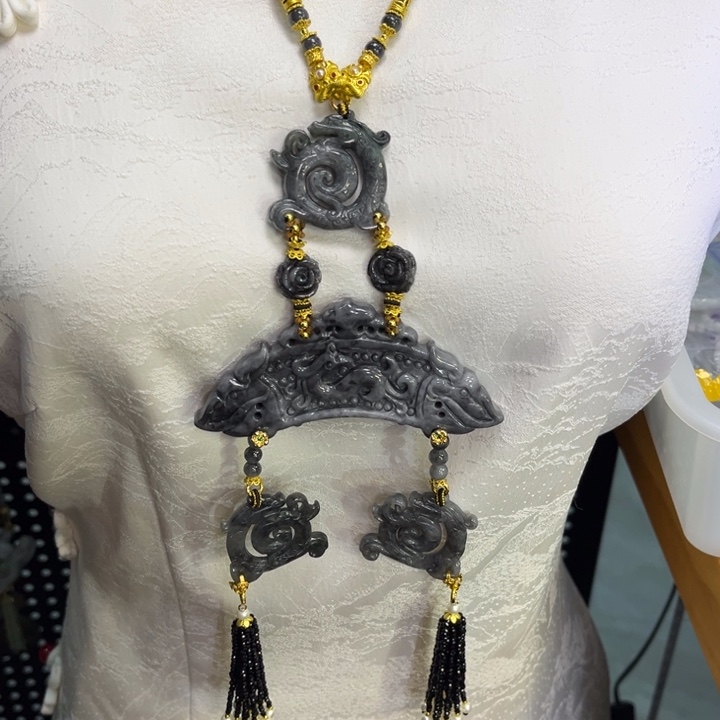 翡翠吊坠(赠链)未镶嵌代编织