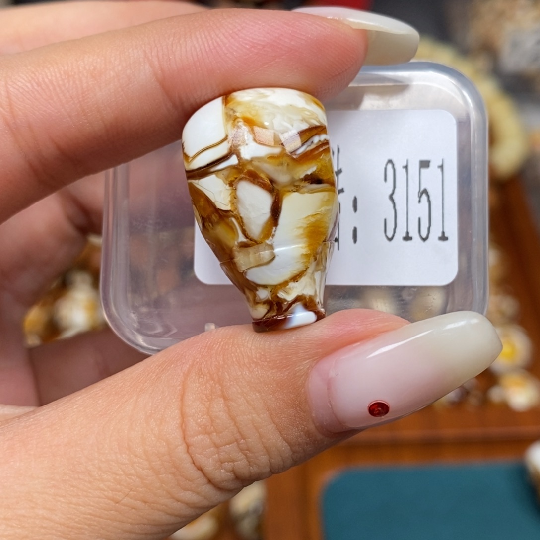 沁色蜜蜡未镶嵌3151