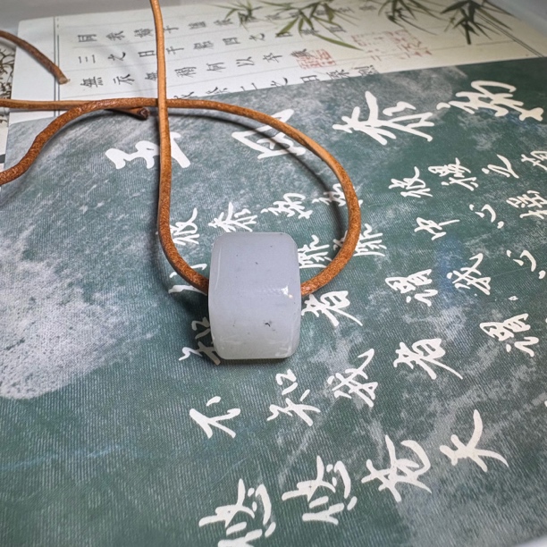 新疆和田玉白底点墨青花方糖方块和田玉方坠路路通文玩配珠冰油体