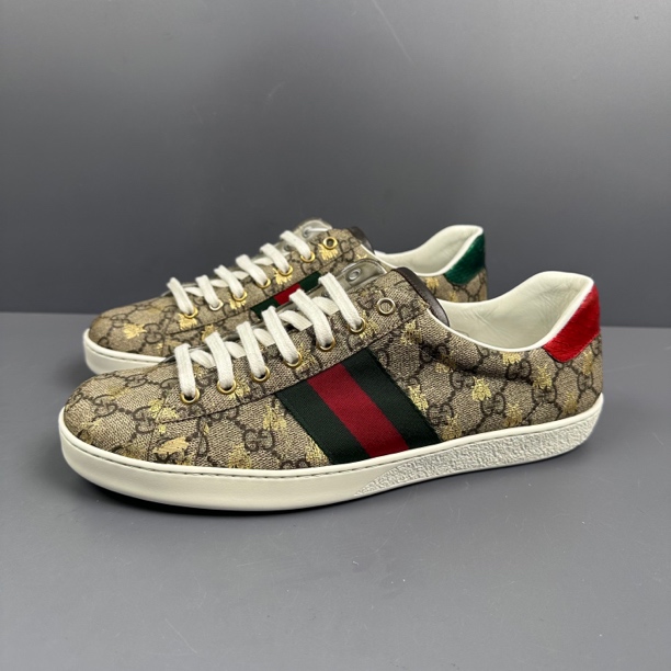 95新 GUCCI/古驰 43码 古驰Gucci 烫金满印小蜜蜂 休闲鞋