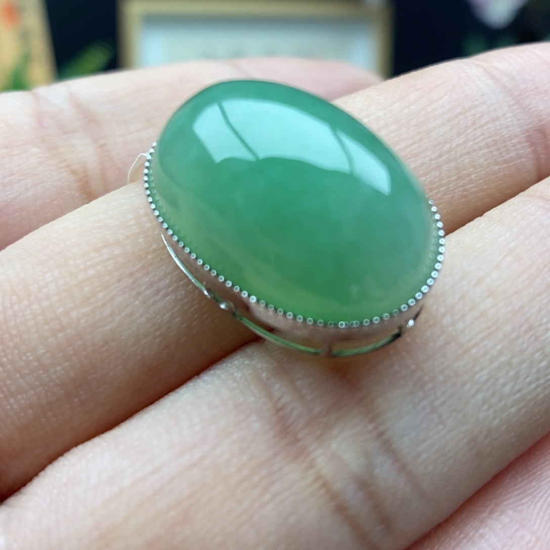 翡翠18K金镶嵌颈饰吊坠35