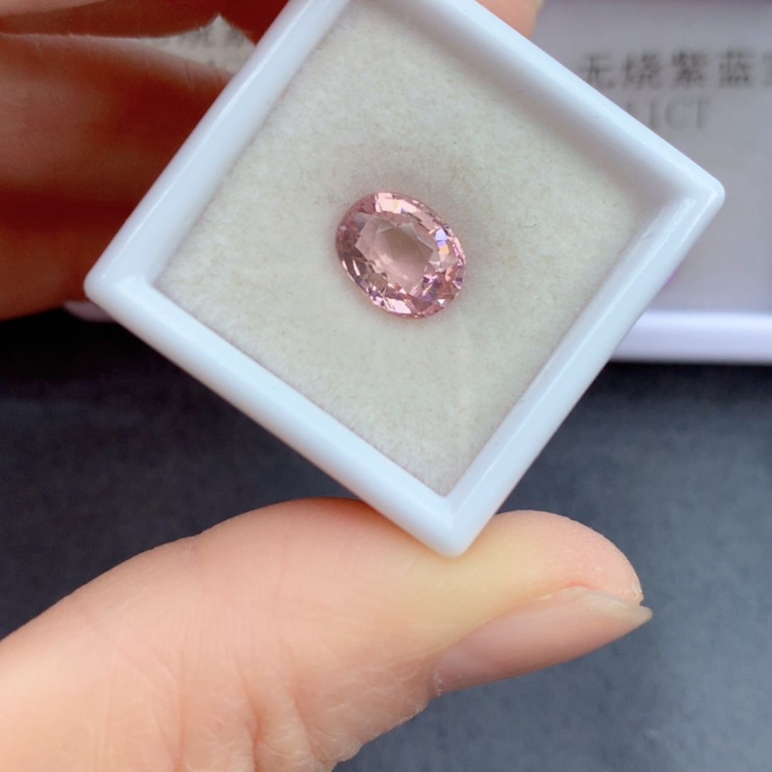 红色碧玺2.13克拉裸石未镶嵌