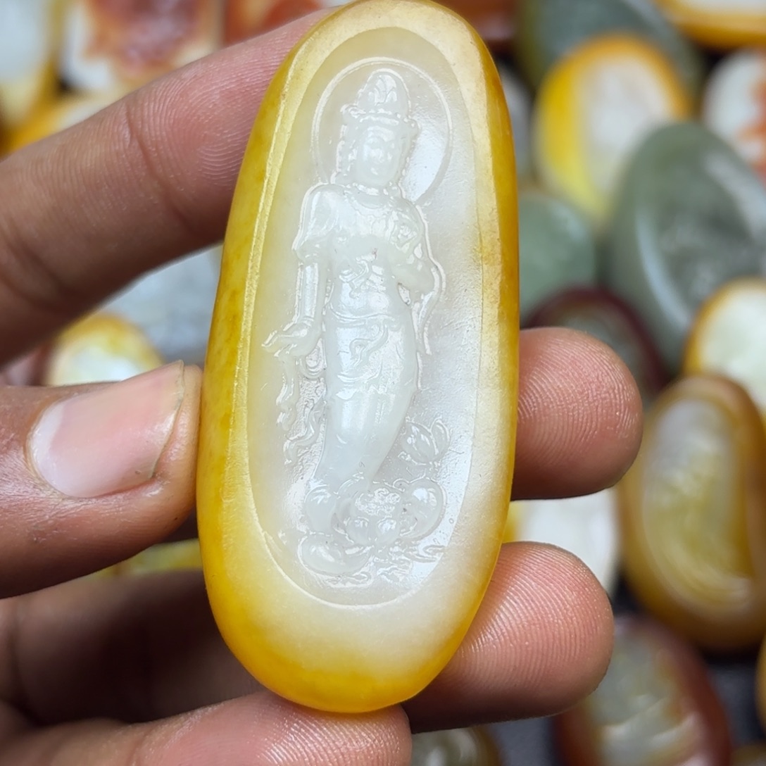 和田玉颈饰未镶嵌悟*