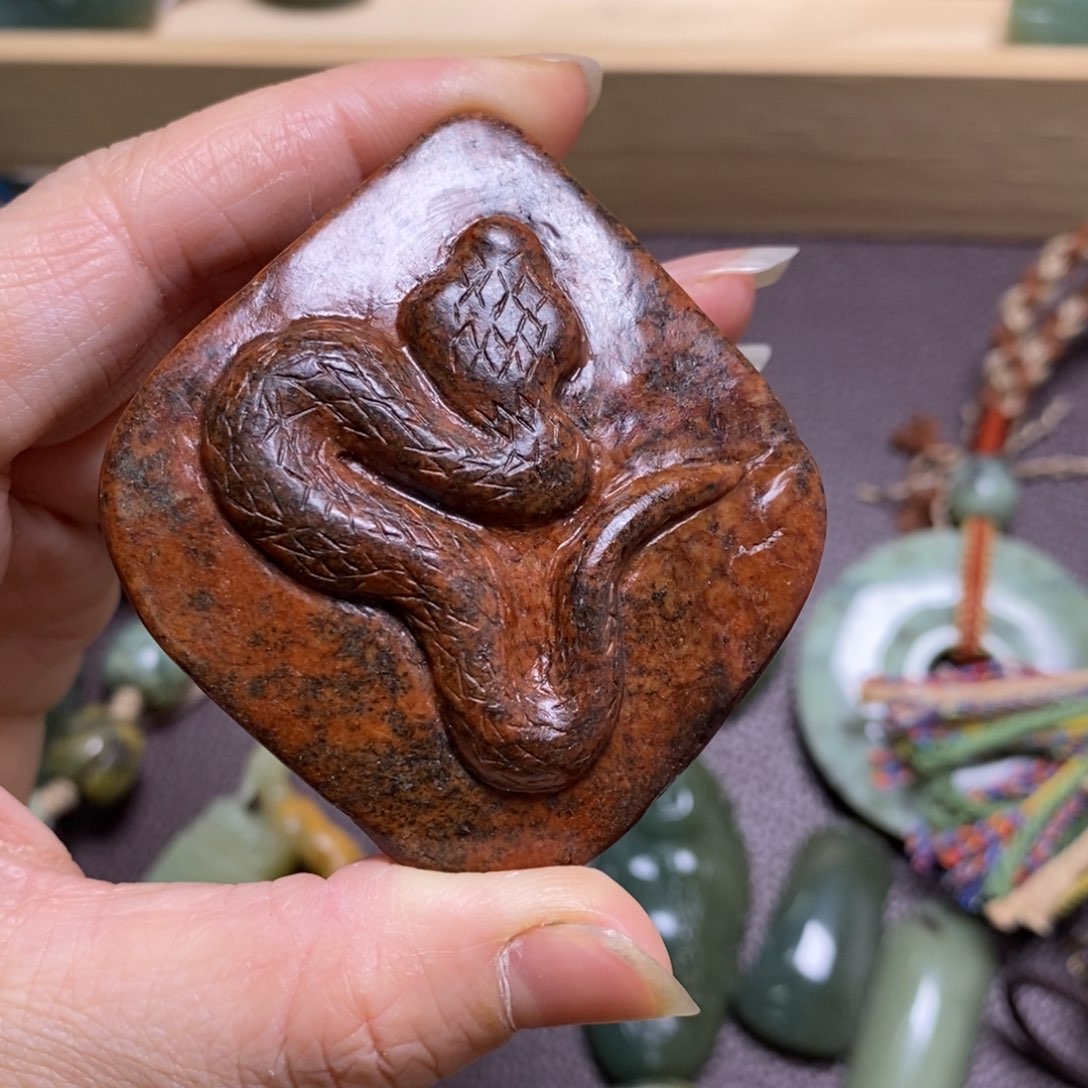 岫岩河磨玉（透闪石质玉）无未镶嵌