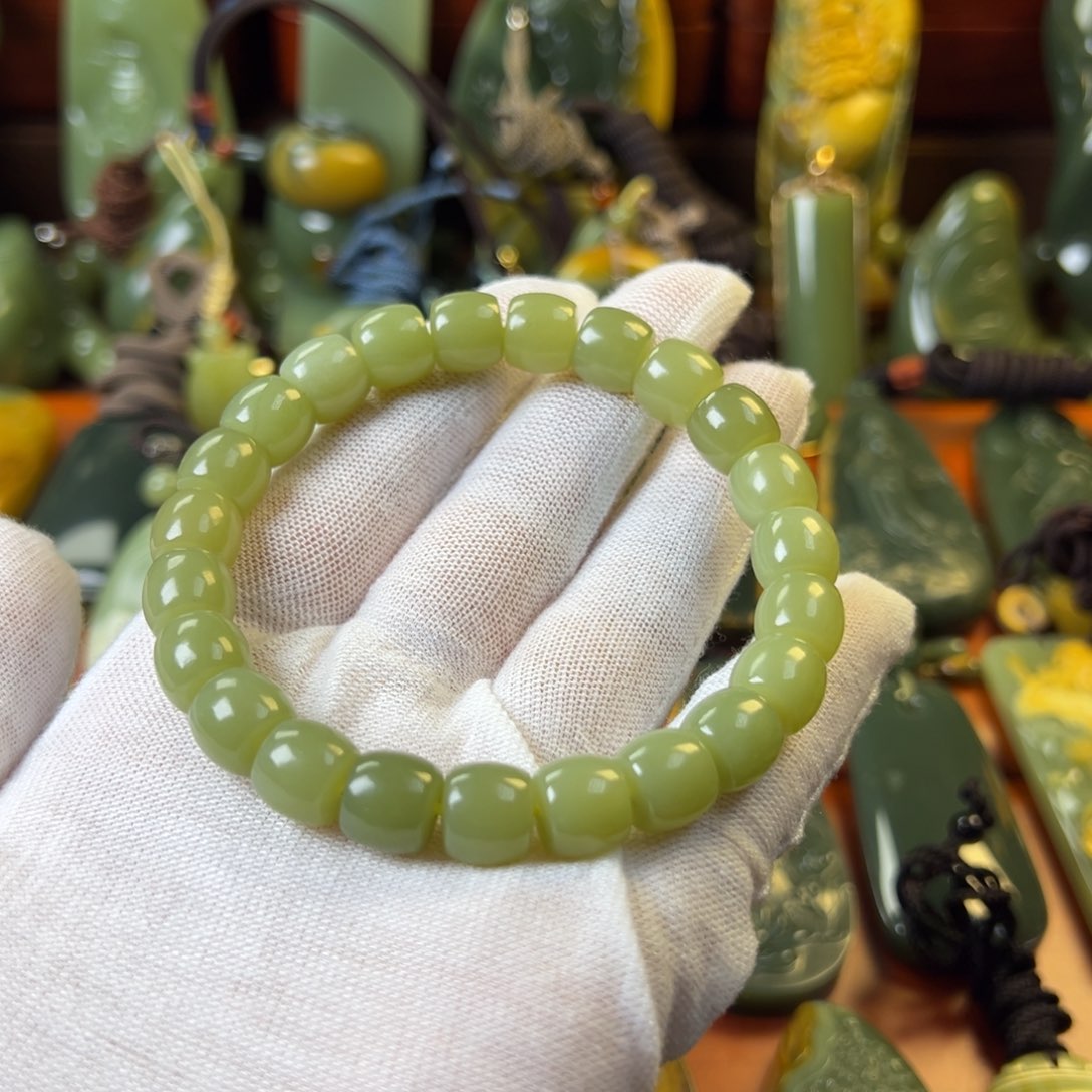 岫岩老玉（透闪石质玉）手链未镶嵌