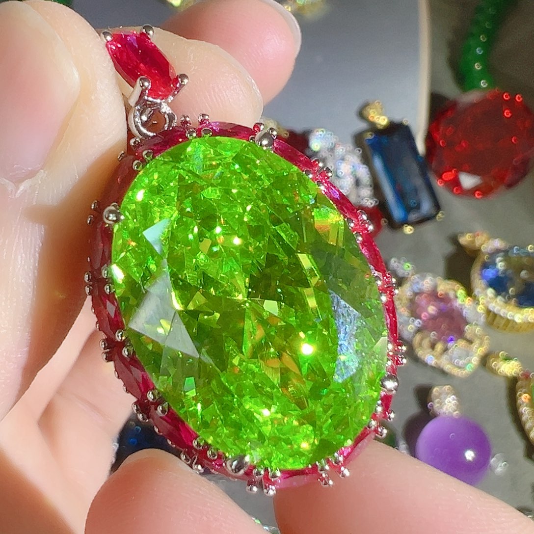 花岗石钨合金红色蓝色吊坠